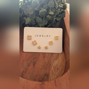 Fashion Jewelry Gold and White Floral Earring Set